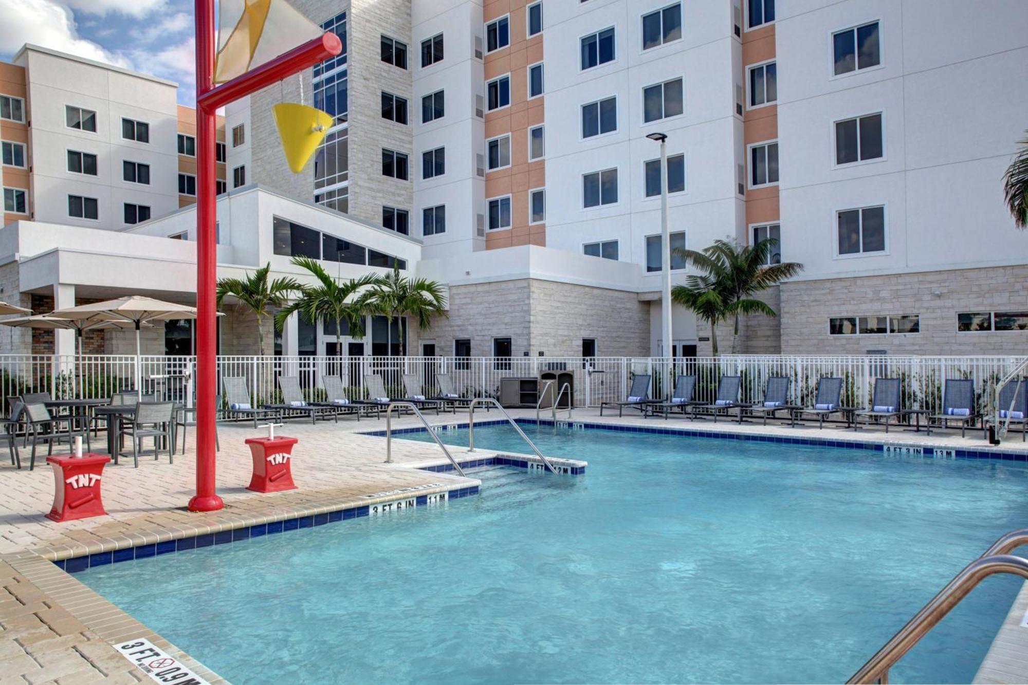 Residence Inn Fort Lauderdale Коконат Экстерьер фото